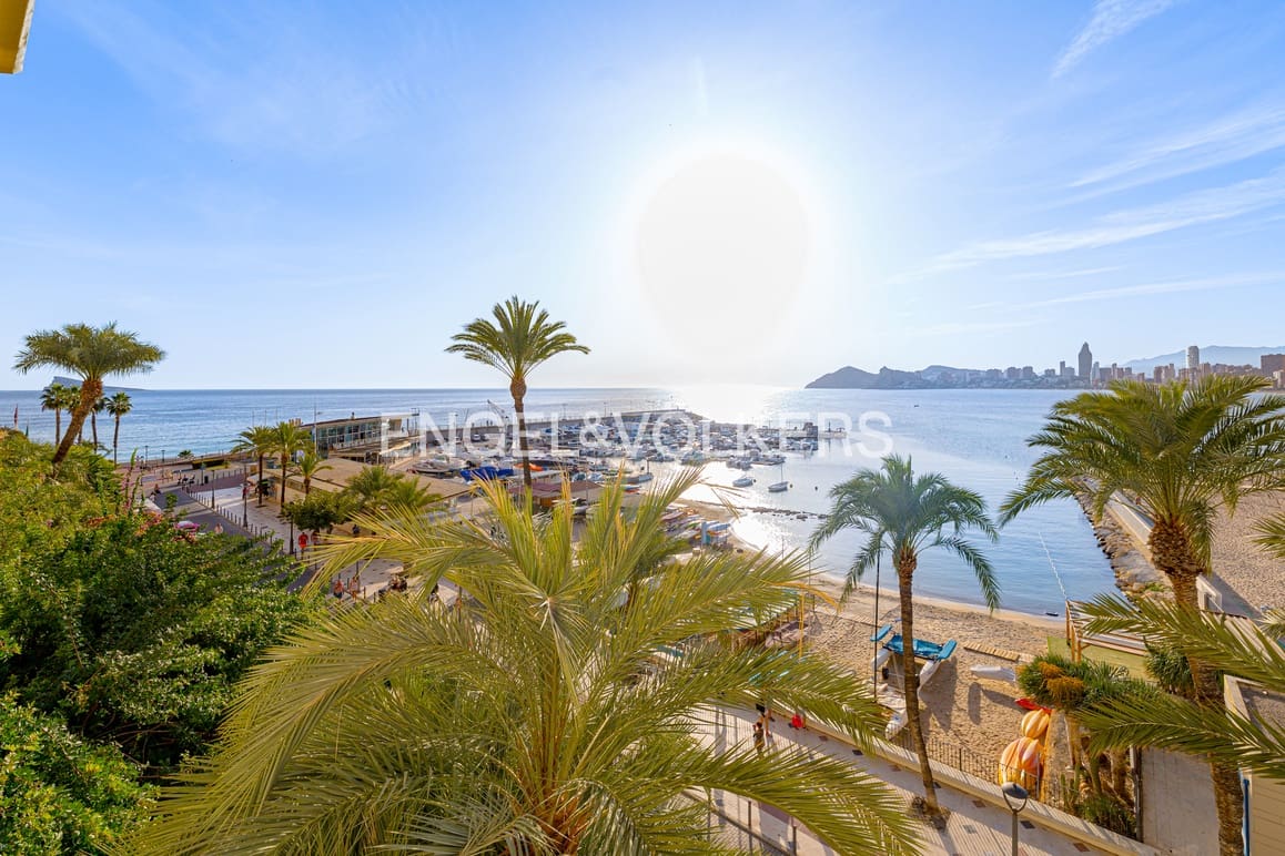 2 bedroom Apartment for sale in Benidorm - € 650,000 (Ref: 9403643)