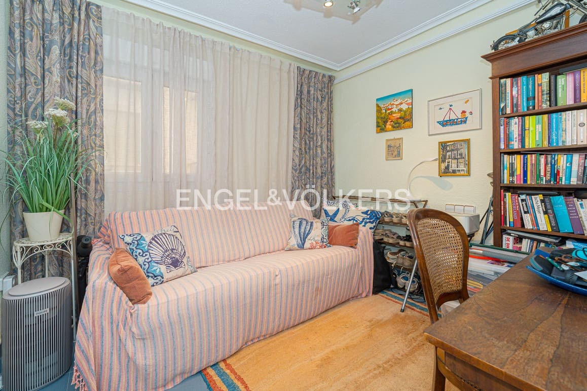 2 bedroom Apartment for sale in Benidorm - € 650,000 (Ref: 9403643)