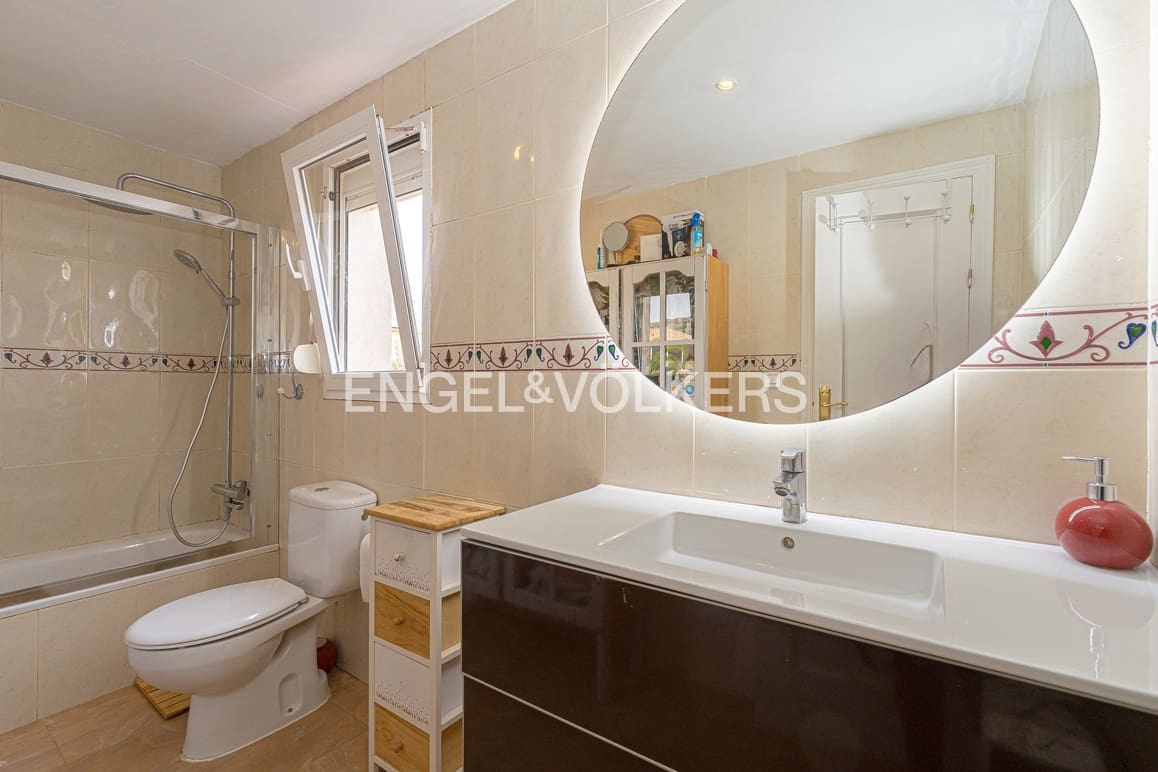 4 soverom Villa til salgs i La Nucia med svømmebasseng garasje - € 670 000 (Ref: 9404718)