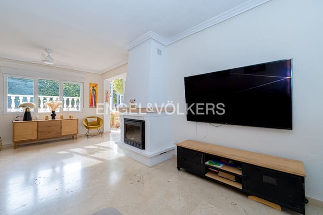 4 soverom Villa til salgs i La Nucia med svømmebasseng garasje - € 670 000 (Ref: 9404718)