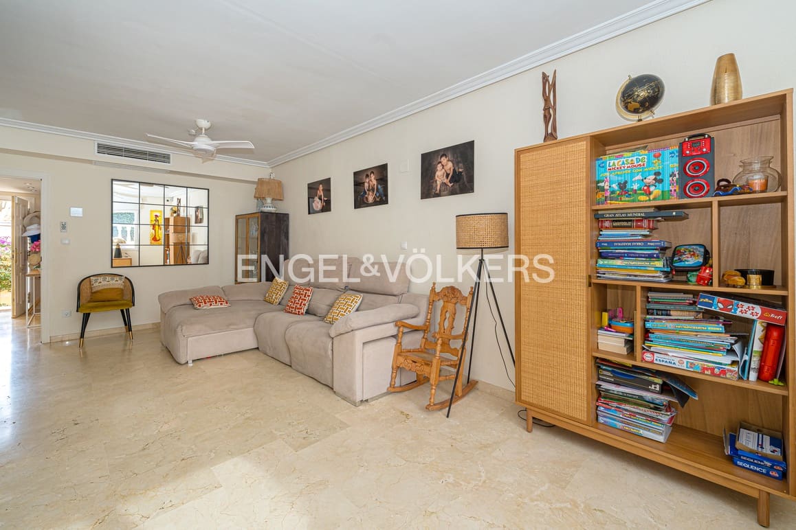 4 soverom Villa til salgs i La Nucia med svømmebasseng garasje - € 670 000 (Ref: 9404718)