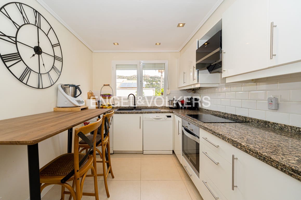 4 soverom Villa til salgs i La Nucia med svømmebasseng garasje - € 670 000 (Ref: 9404718)