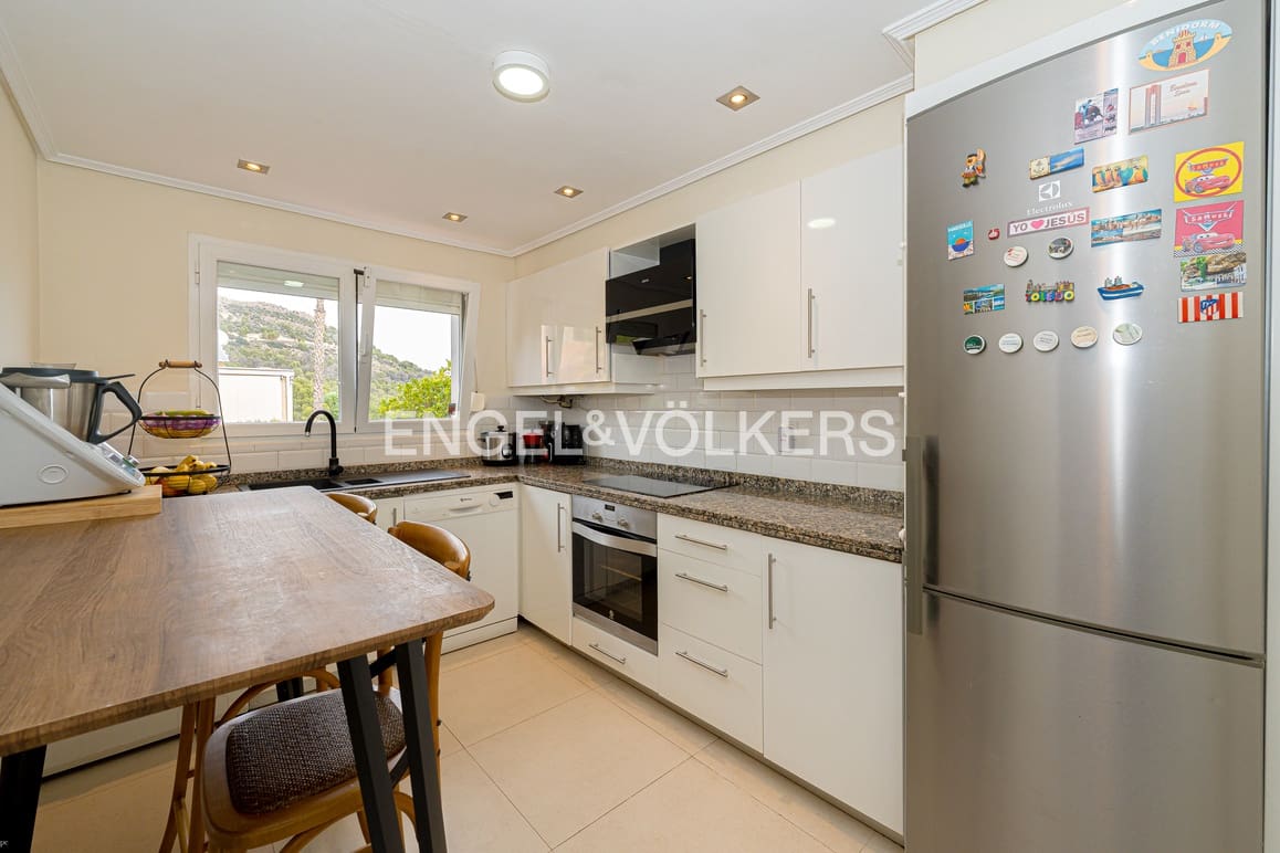 4 soverom Villa til salgs i La Nucia med svømmebasseng garasje - € 670 000 (Ref: 9404718)