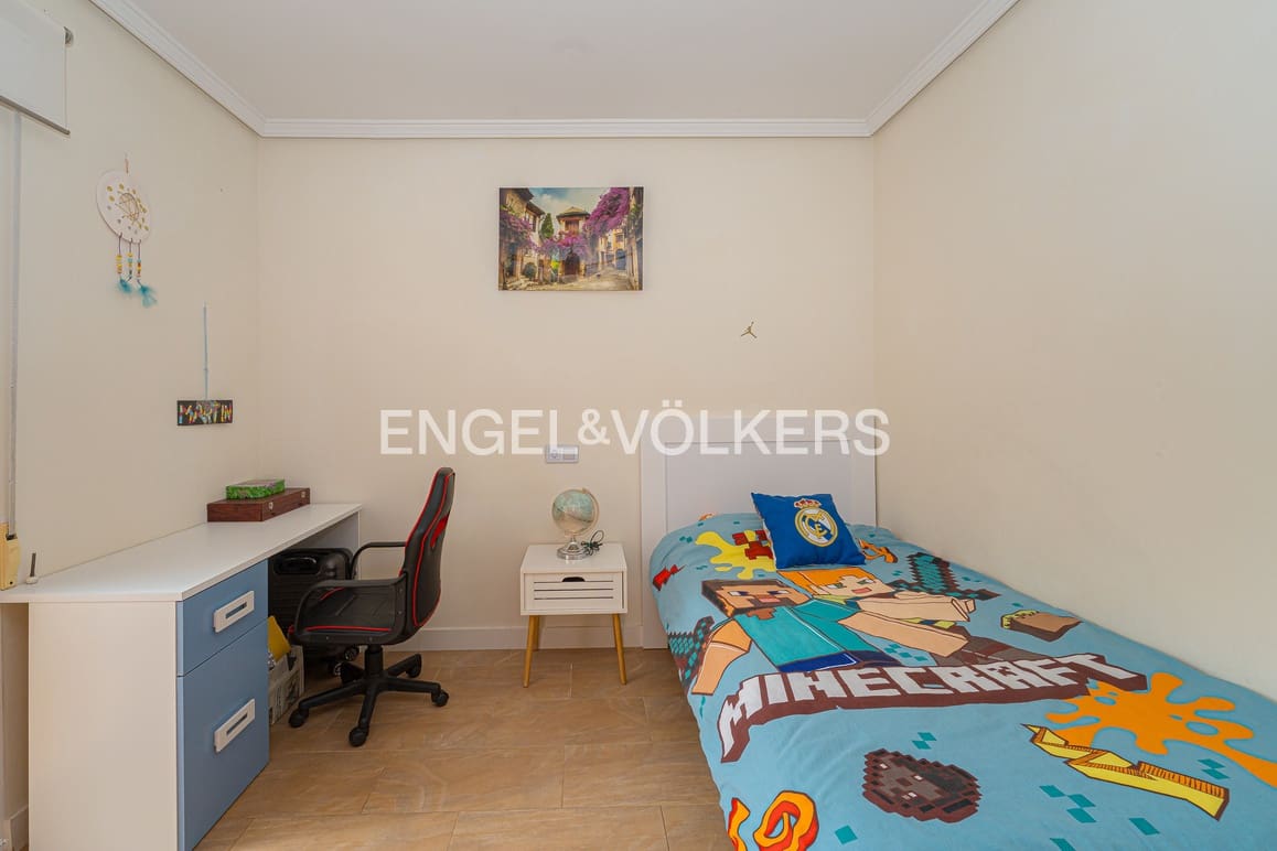 4 soverom Villa til salgs i La Nucia med svømmebasseng garasje - € 670 000 (Ref: 9404718)