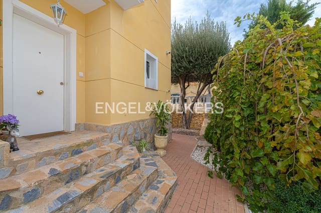 4 soverom Villa til salgs i La Nucia med svømmebasseng garasje - € 670 000 (Ref: 9404718)