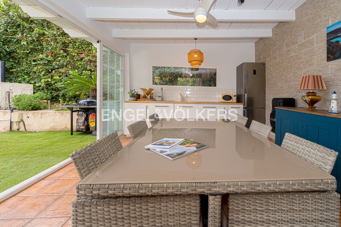 4 soverom Villa til salgs i La Nucia med svømmebasseng garasje - € 670 000 (Ref: 9404718)