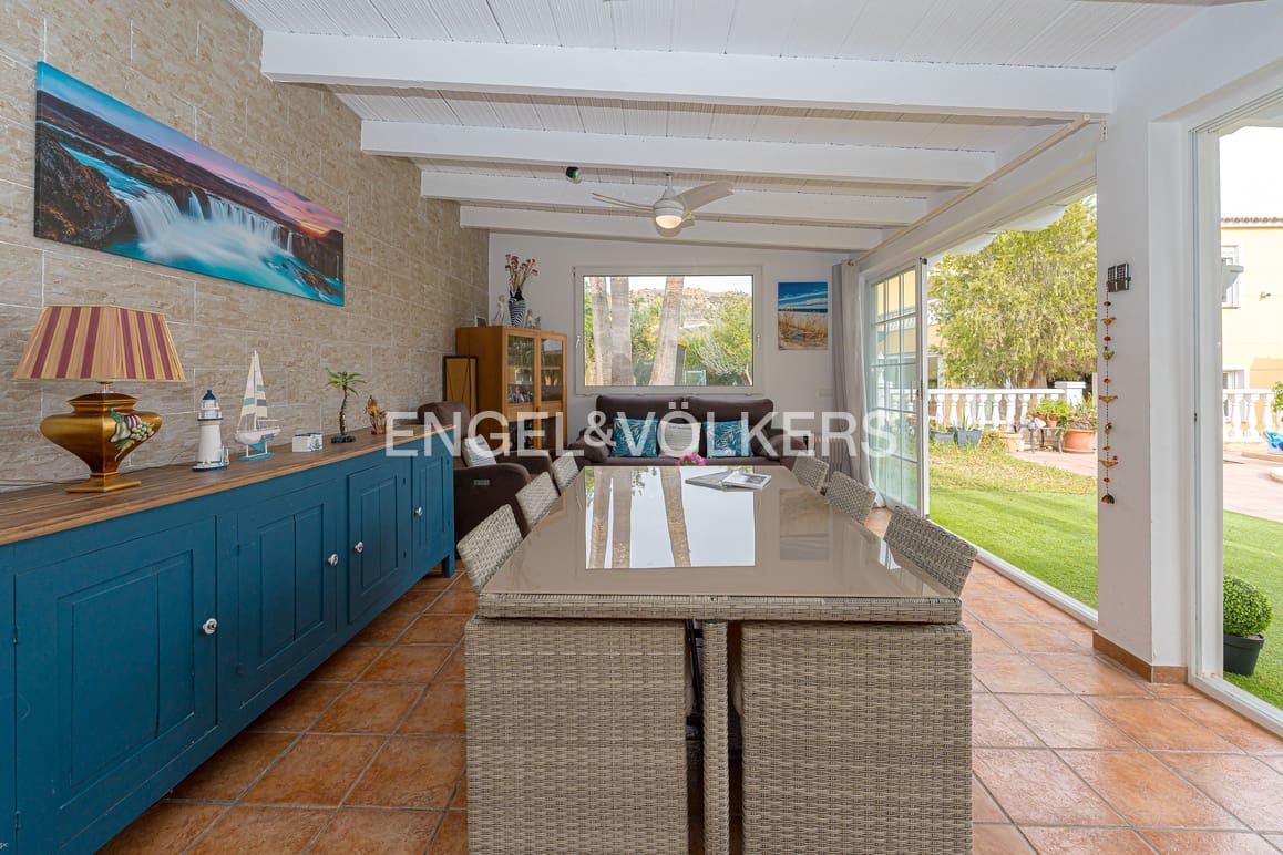 4 soverom Villa til salgs i La Nucia med svømmebasseng garasje - € 670 000 (Ref: 9404718)