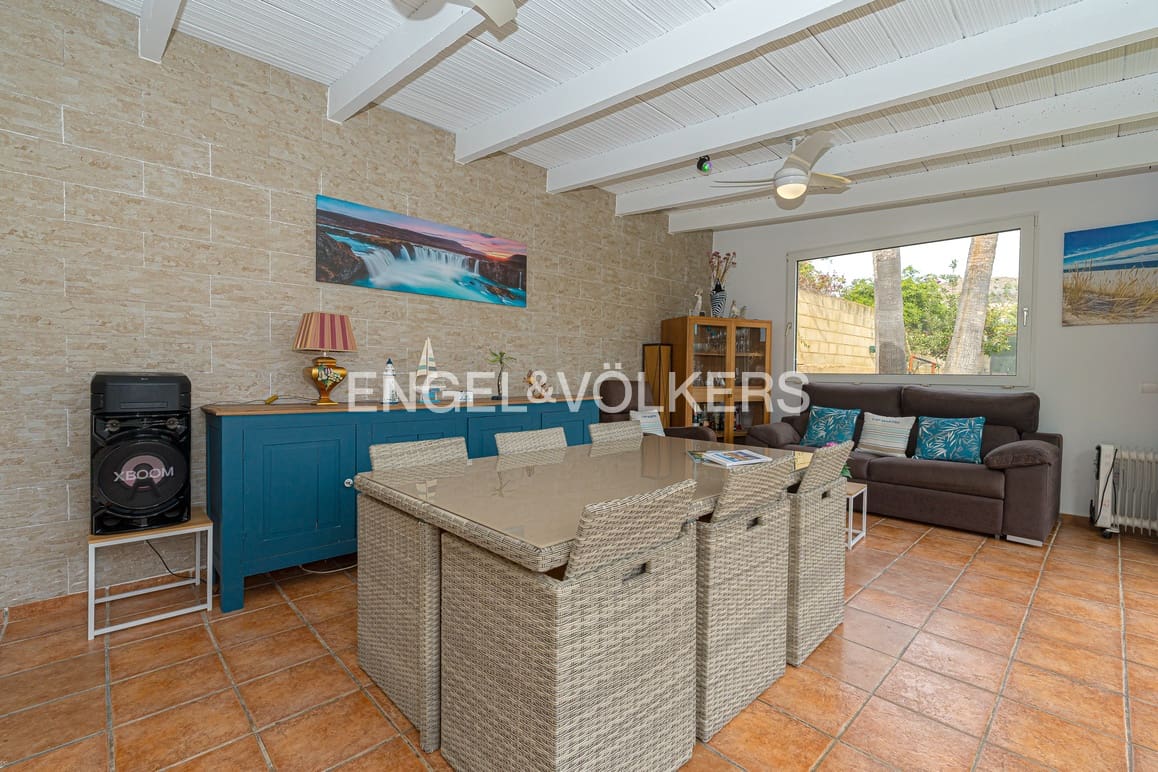 4 soverom Villa til salgs i La Nucia med svømmebasseng garasje - € 670 000 (Ref: 9404718)