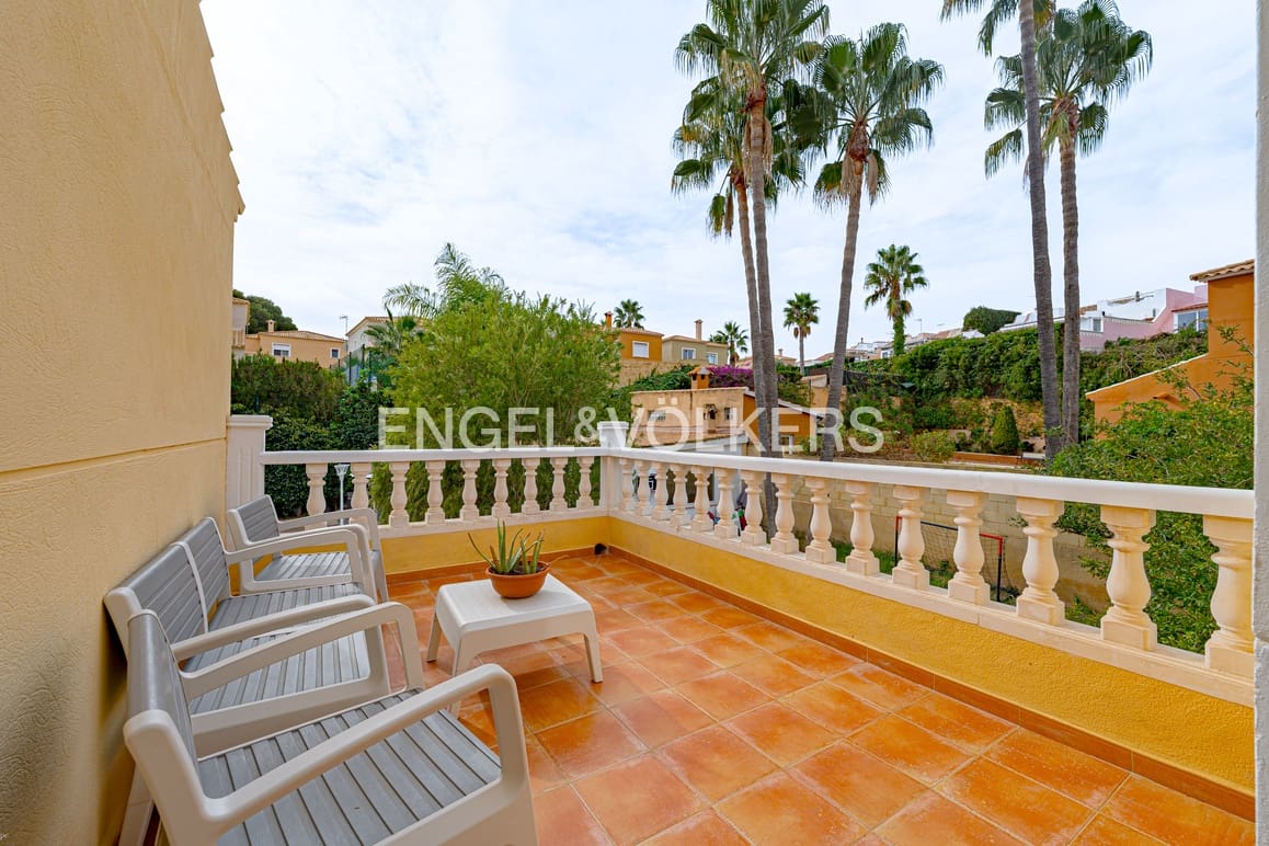 4 soverom Villa til salgs i La Nucia med svømmebasseng garasje - € 670 000 (Ref: 9404718)