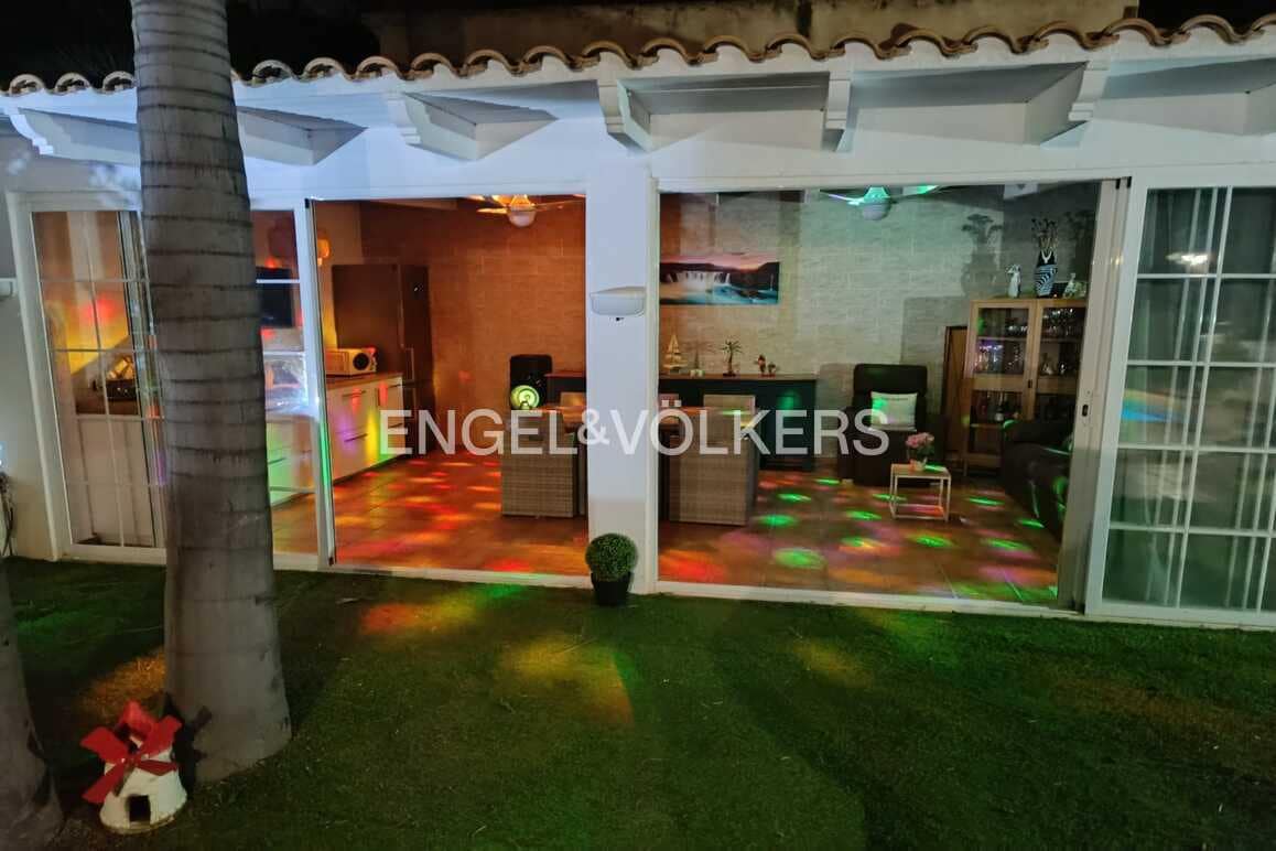 4 soverom Villa til salgs i La Nucia med svømmebasseng garasje - € 670 000 (Ref: 9404718)