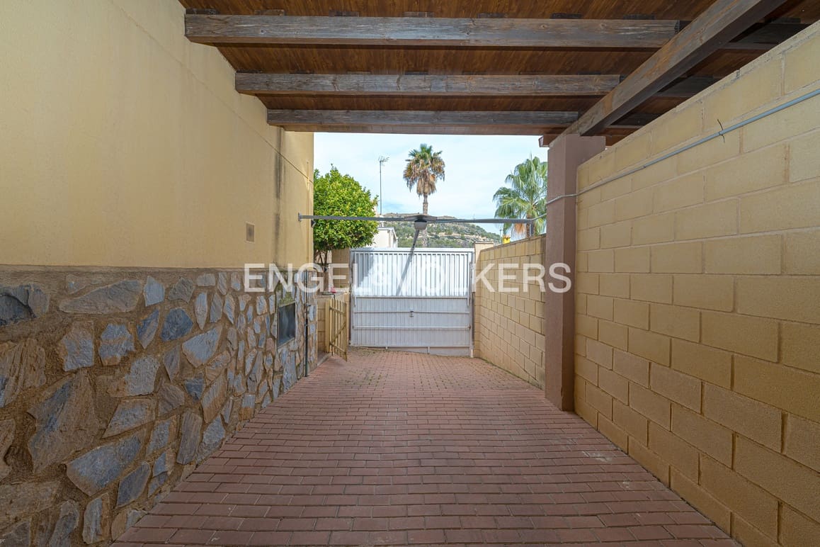 4 soverom Villa til salgs i La Nucia med svømmebasseng garasje - € 670 000 (Ref: 9404718)