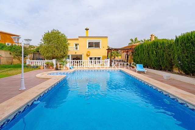 Chalet de 4 habitaciones en La Nucia Pueblo  , La Nucia en venta con piscina garaje - 549.000 € (Ref: 9404718)