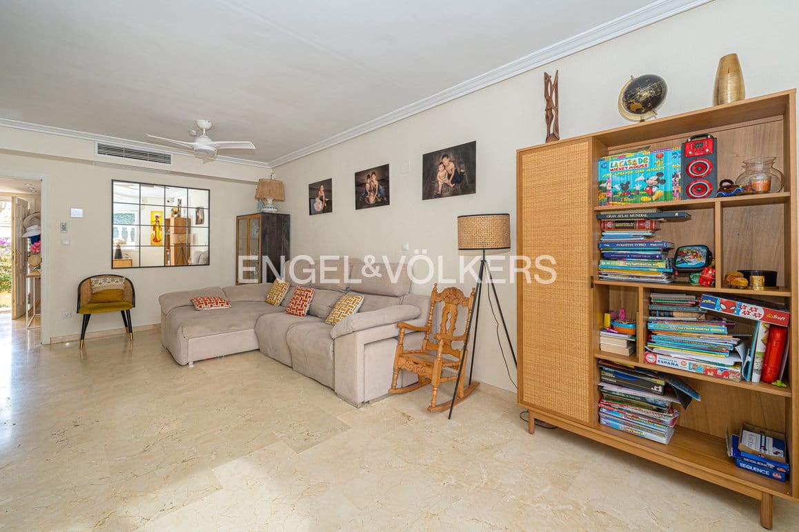 4 chambre Villa/Maison à vendre à La Nucia avec piscine garage - 549 000 € (Ref: 9404718)