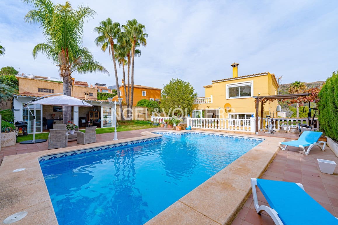 4 chambre Villa/Maison à vendre à La Nucia avec piscine garage - 549 000 € (Ref: 9404718)
