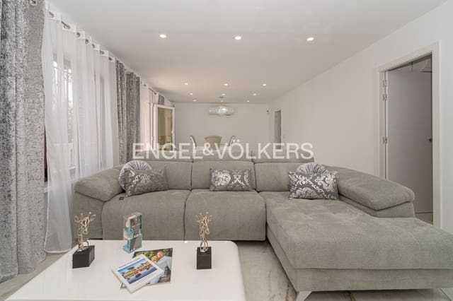 5 makuuhuone Huvila myytävänä paikassa La Nucia mukana uima-altaan 
autotalli - 630 000 € (Ref: 9409803)