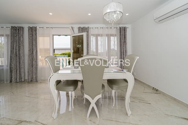 5 makuuhuone Huvila myytävänä paikassa La Nucia mukana uima-altaan 
autotalli - 630 000 € (Ref: 9409803)