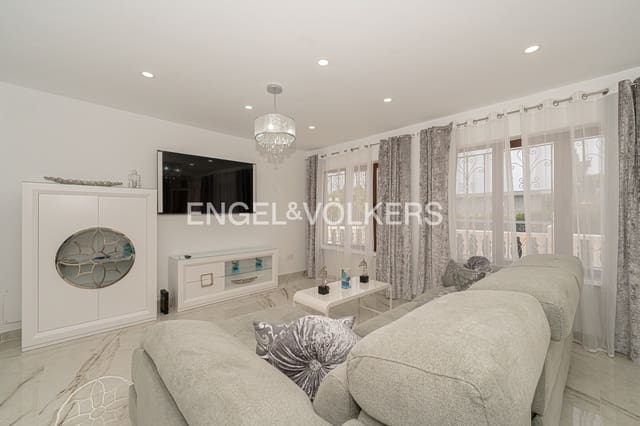 5 makuuhuone Huvila myytävänä paikassa La Nucia mukana uima-altaan 
autotalli - 630 000 € (Ref: 9409803)