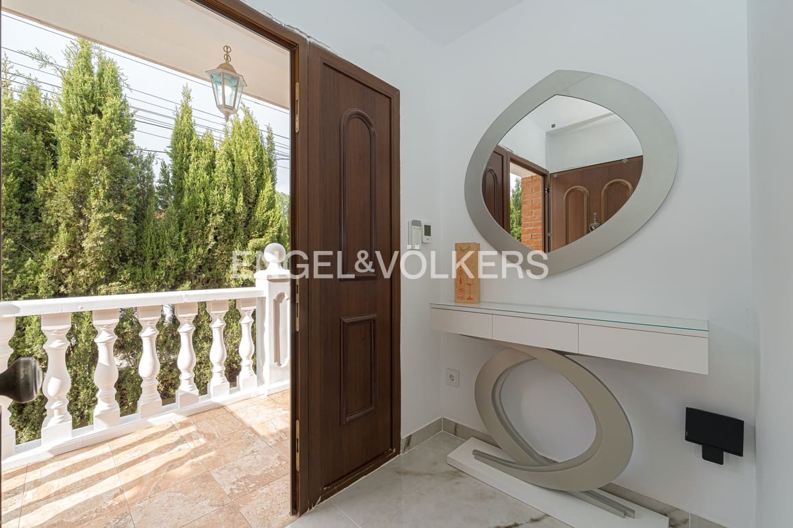 5 makuuhuone Huvila myytävänä paikassa La Nucia mukana uima-altaan 
autotalli - 630 000 € (Ref: 9409803)