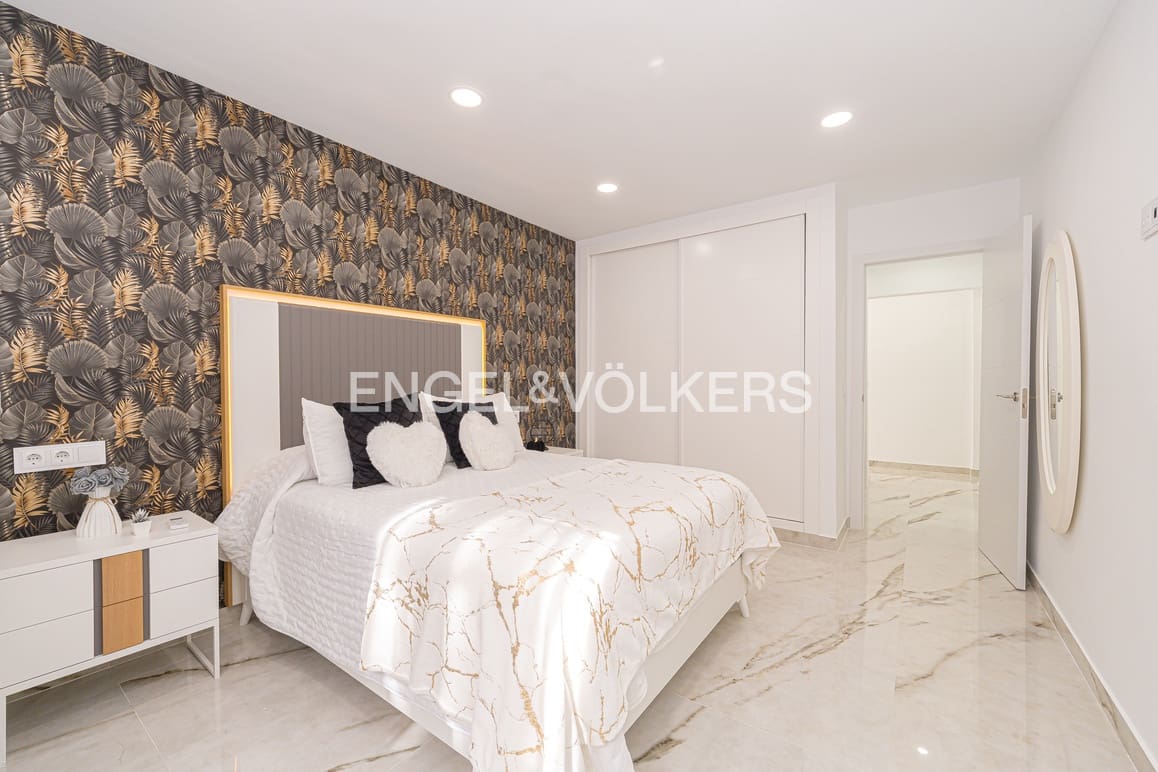 5 makuuhuone Huvila myytävänä paikassa La Nucia mukana uima-altaan 
autotalli - 630 000 € (Ref: 9409803)