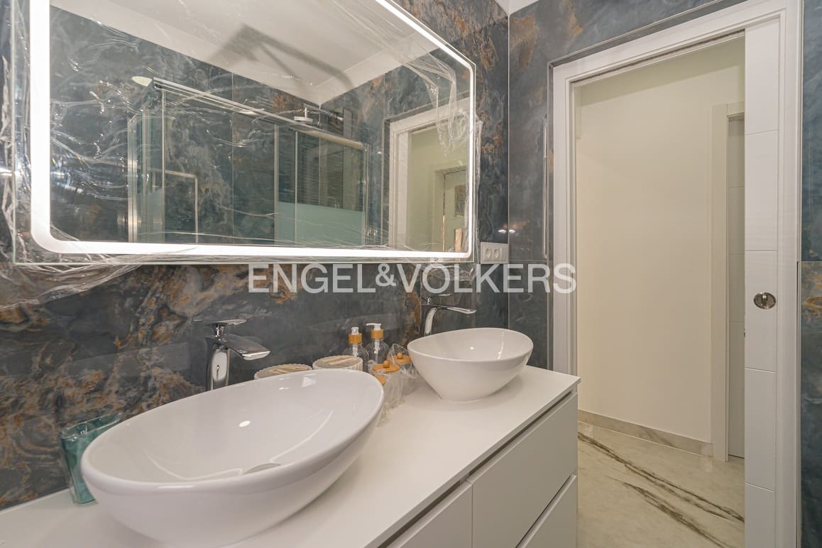 5 makuuhuone Huvila myytävänä paikassa La Nucia mukana uima-altaan 
autotalli - 630 000 € (Ref: 9409803)