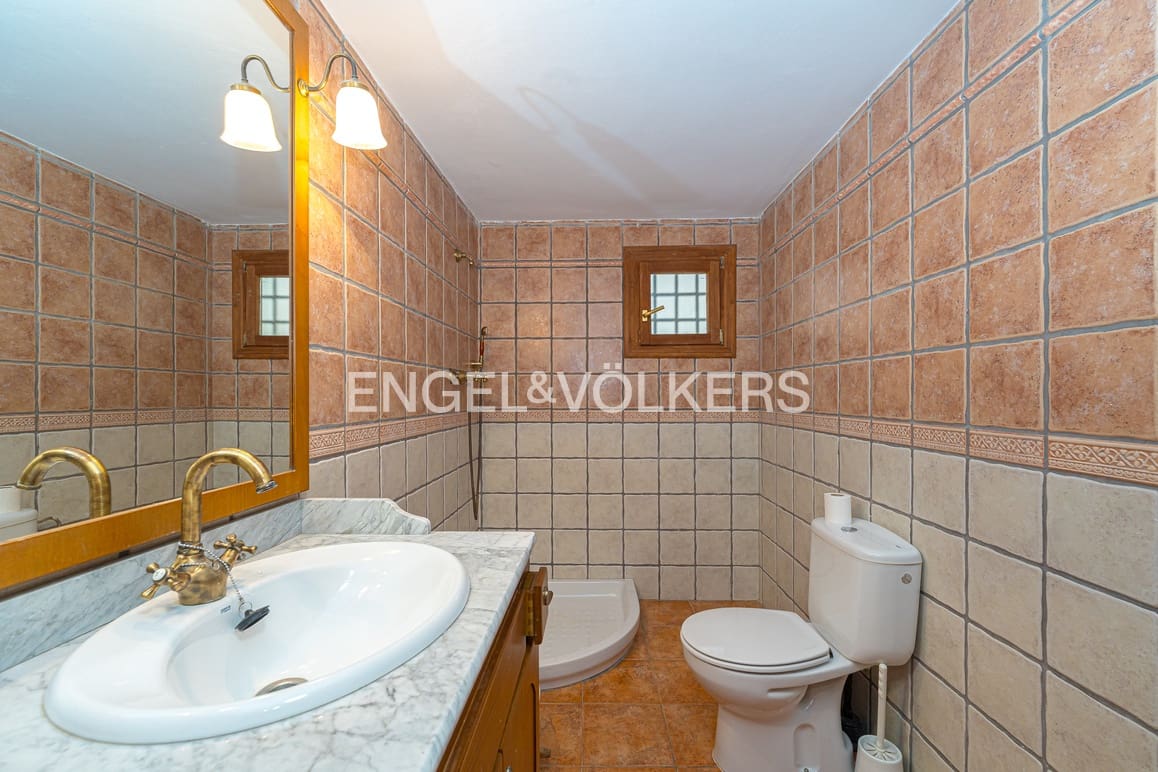 5 makuuhuone Huvila myytävänä paikassa La Nucia mukana uima-altaan 
autotalli - 630 000 € (Ref: 9409803)