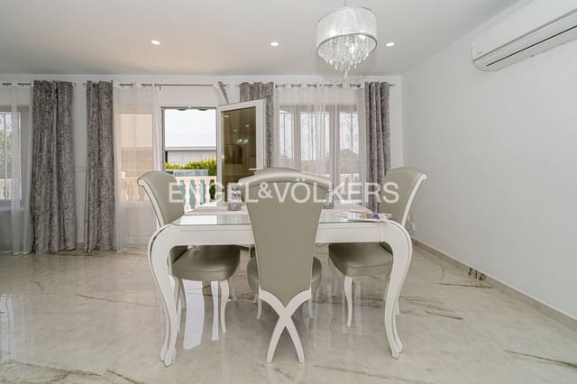 Chalet de 5 habitaciones en La Nucia Pueblo  , La Nucia en venta con piscina garaje - 600.000 € (Ref: 9409803)