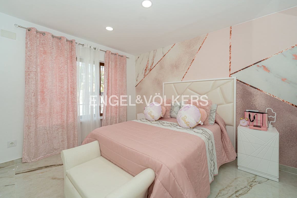 5 Zimmer Villa zu verkaufen in La Nucia mit Pool Garage - 600.000 € (Ref: 9409803)