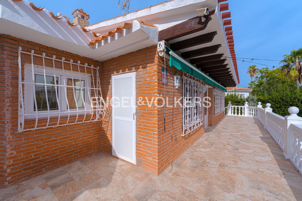 5 Zimmer Villa zu verkaufen in La Nucia mit Pool Garage - 600.000 € (Ref: 9409803)