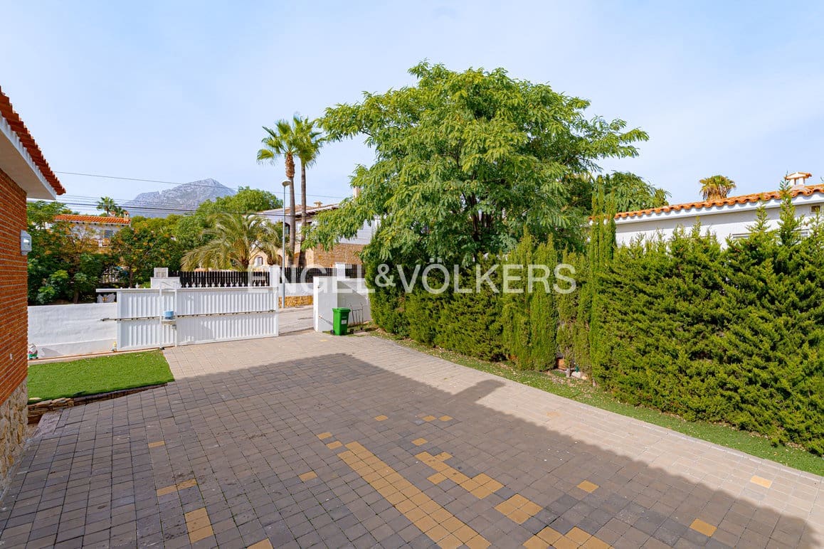 5 Zimmer Villa zu verkaufen in La Nucia mit Pool Garage - 600.000 € (Ref: 9409803)