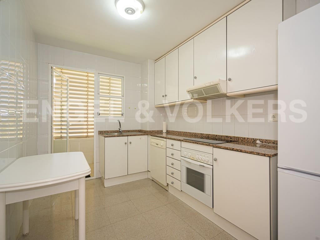 3 makuuhuone Huoneisto vuokrattavana paikassa Benidorm mukana uima-altaan 
autotalli - 1 500 € (Ref: 9427578)