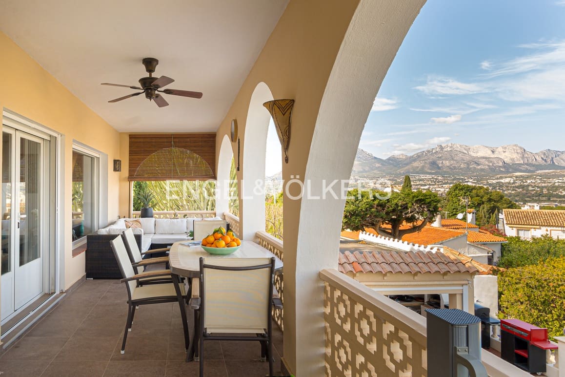 3 soverom Villa til salgs i Albir med svømmebasseng garasje - € 875 000 (Ref: 9428189)