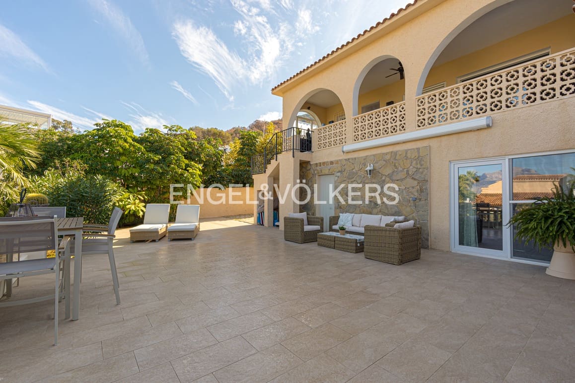 3 soverom Villa til salgs i Albir med svømmebasseng garasje - € 875 000 (Ref: 9428189)