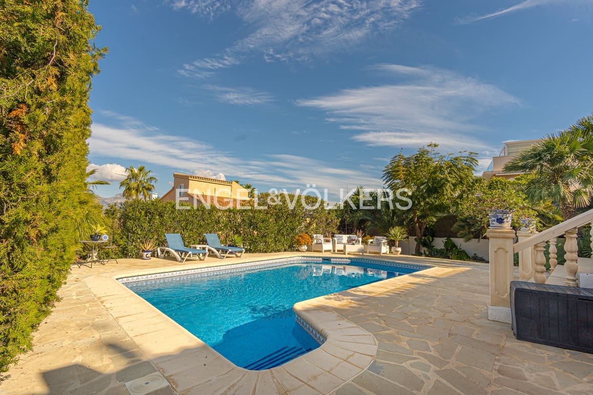 3 soverom Villa til salgs i Albir med svømmebasseng garasje - € 875 000 (Ref: 9428189)