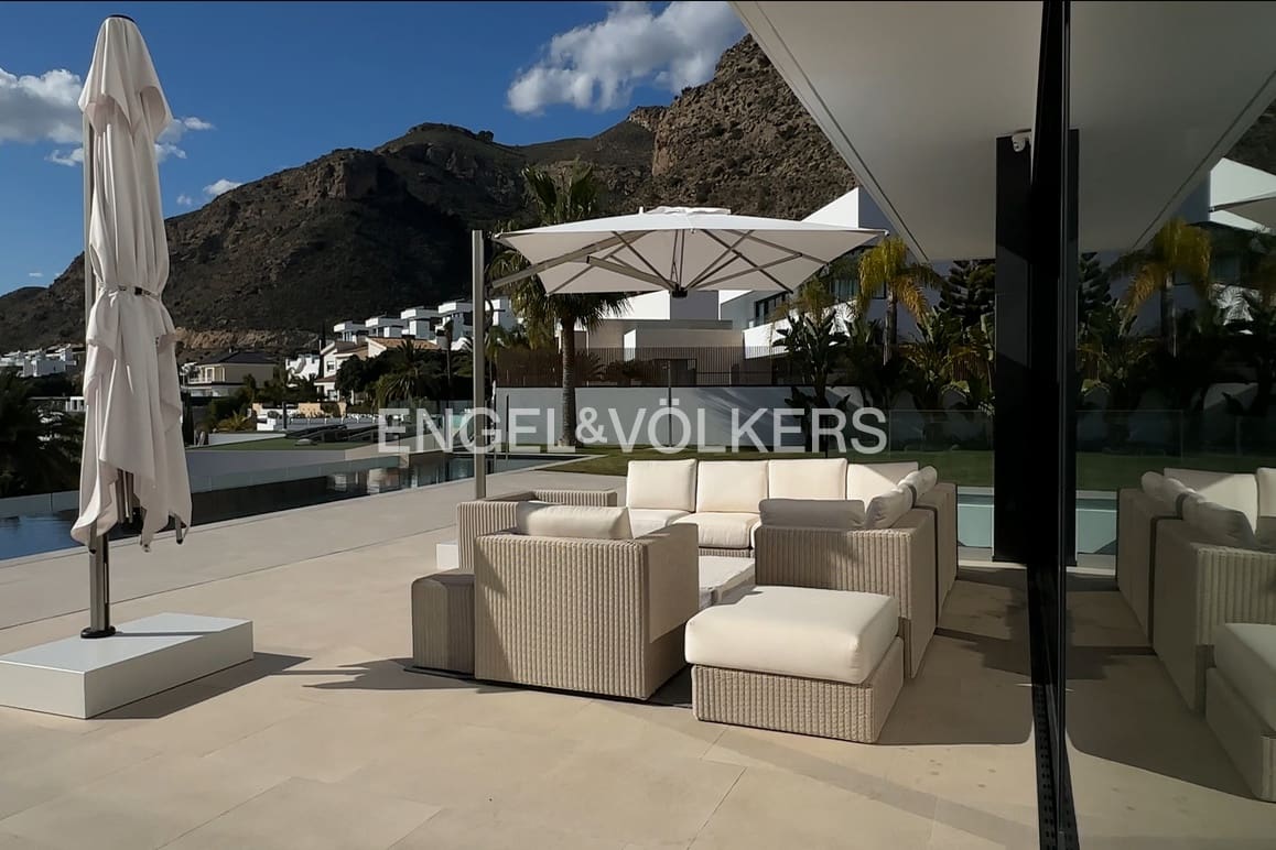 3 soverom Villa til salgs i Finestrat med svømmebasseng garasje - € 2 500 000 (Ref: 9432088)