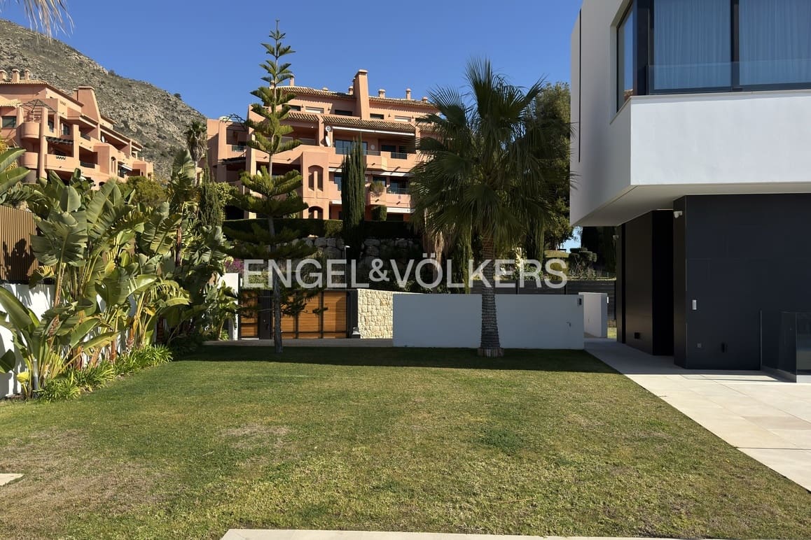 3 soverom Villa til salgs i Finestrat med svømmebasseng garasje - € 2 500 000 (Ref: 9432088)