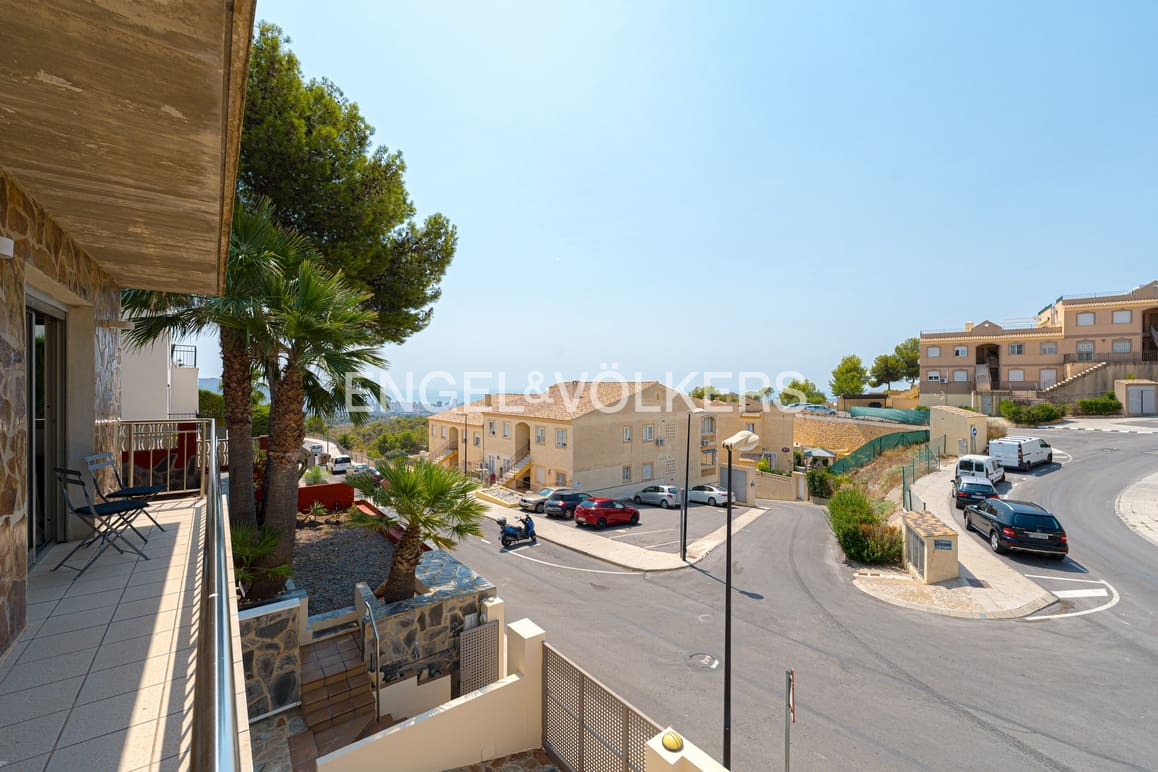 3 quarto Moradia para venda em La Nucia com piscina garagem - 520 000 € (Ref: 9438264)