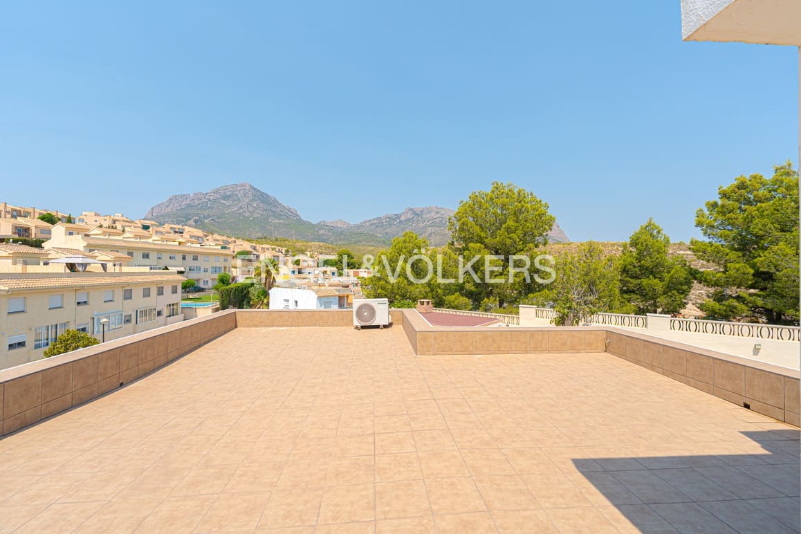 3 quarto Moradia para venda em La Nucia com piscina garagem - 520 000 € (Ref: 9438264)