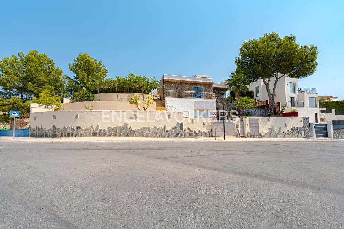 3 quarto Moradia para venda em La Nucia com piscina garagem - 520 000 € (Ref: 9438264)