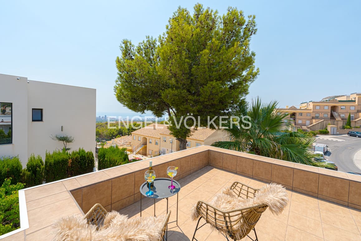 3 quarto Moradia para venda em La Nucia com piscina garagem - 520 000 € (Ref: 9438264)