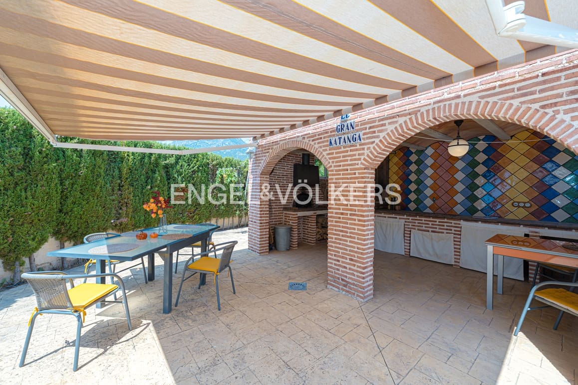 3 quarto Moradia para venda em La Nucia com piscina garagem - 520 000 € (Ref: 9438264)