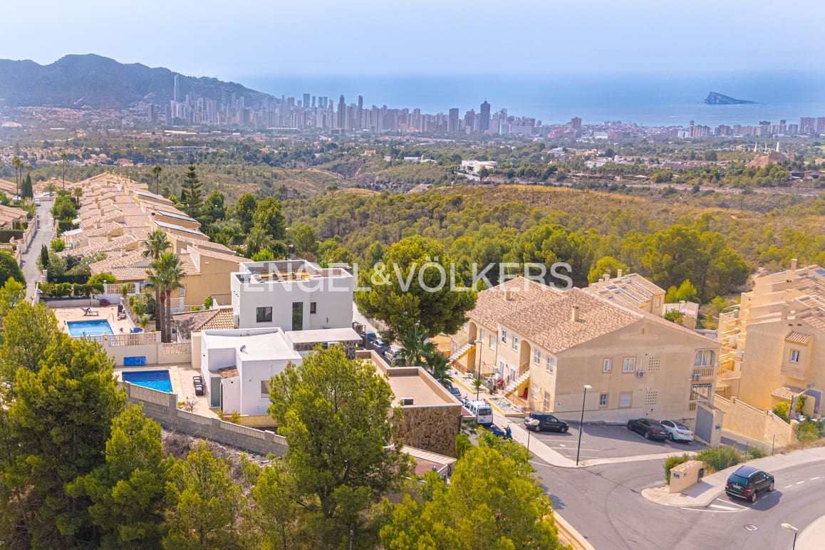 3 quarto Moradia para venda em La Nucia com piscina garagem - 520 000 € (Ref: 9438264)