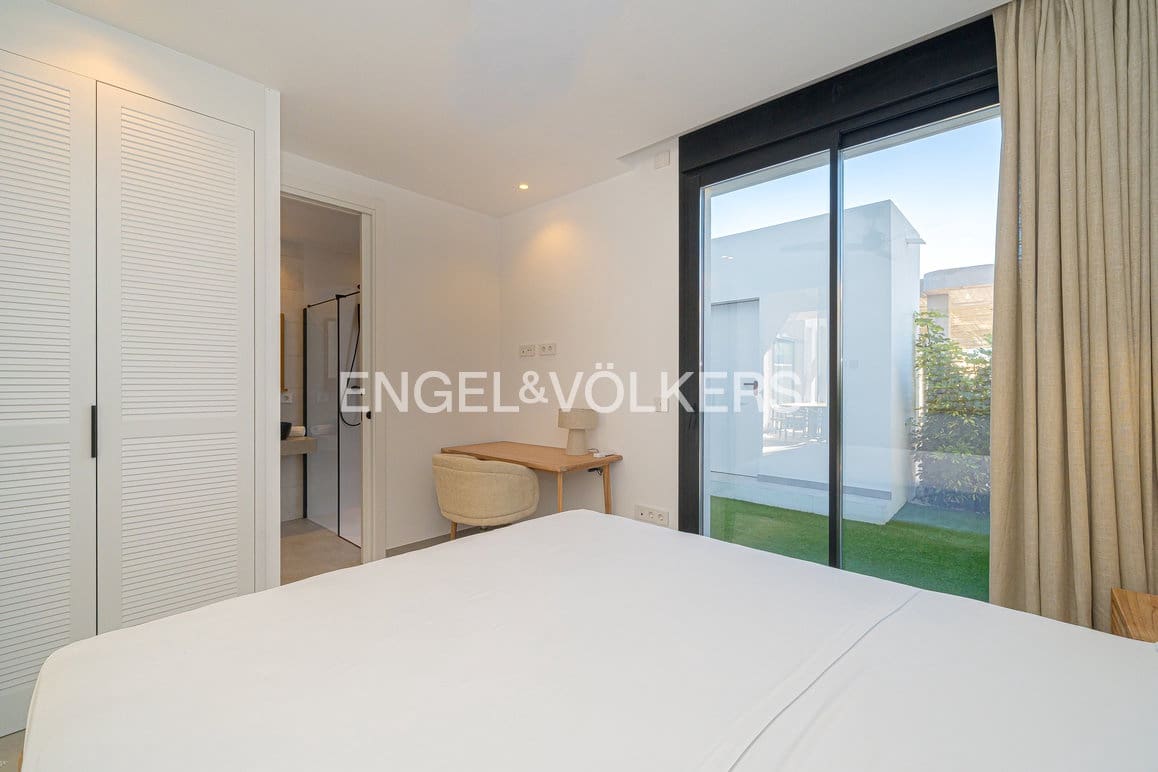4 Zimmer Villa zu verkaufen in Albir mit Pool Garage - 895.000 € (Ref: 9446918)