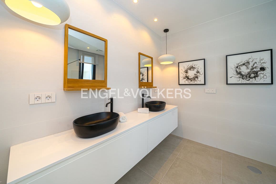 4 Zimmer Villa zu verkaufen in Albir mit Pool Garage - 895.000 € (Ref: 9446918)