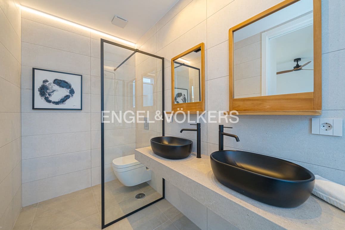 4 Zimmer Villa zu verkaufen in Albir mit Pool Garage - 895.000 € (Ref: 9446918)