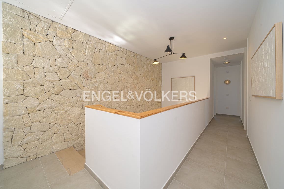 4 Zimmer Villa zu verkaufen in Albir mit Pool Garage - 895.000 € (Ref: 9446918)