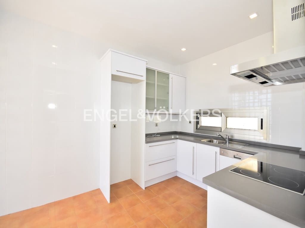 3 soveværelse Villa til leje i Finestrat med swimmingpool garage - € 4.000 (Ref: 9447204)