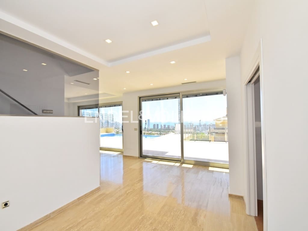 3 soveværelse Villa til leje i Finestrat med swimmingpool garage - € 4.000 (Ref: 9447204)