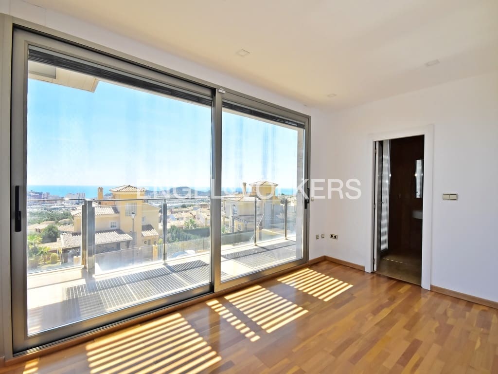 3 soveværelse Villa til leje i Finestrat med swimmingpool garage - € 4.000 (Ref: 9447204)