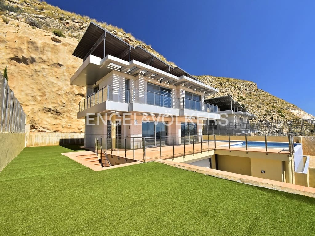 3 soveværelse Villa til leje i Finestrat med swimmingpool garage - € 4.000 (Ref: 9447204)