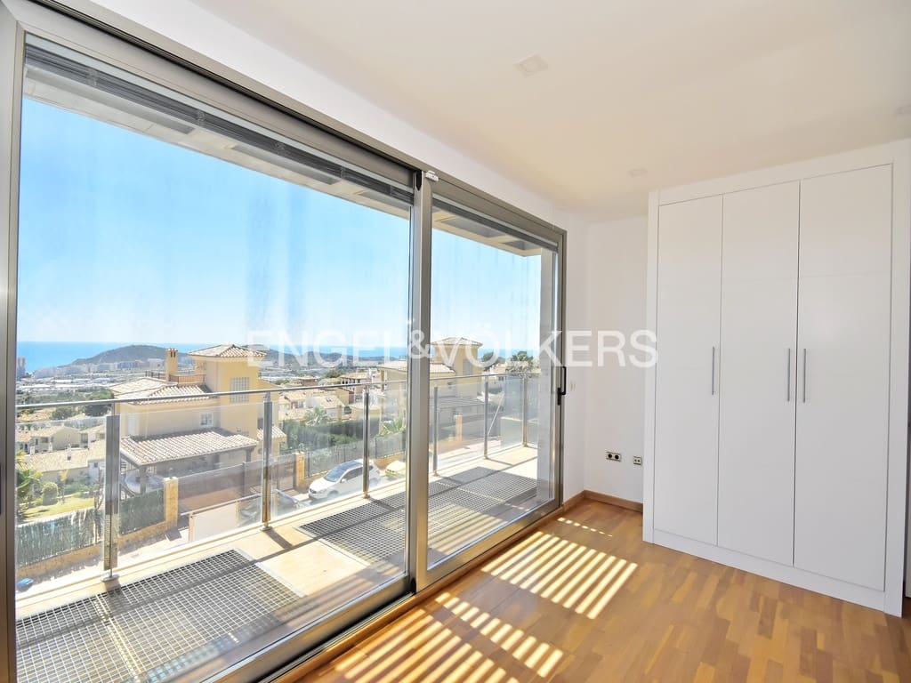 3 soveværelse Villa til leje i Finestrat med swimmingpool garage - € 4.000 (Ref: 9447204)